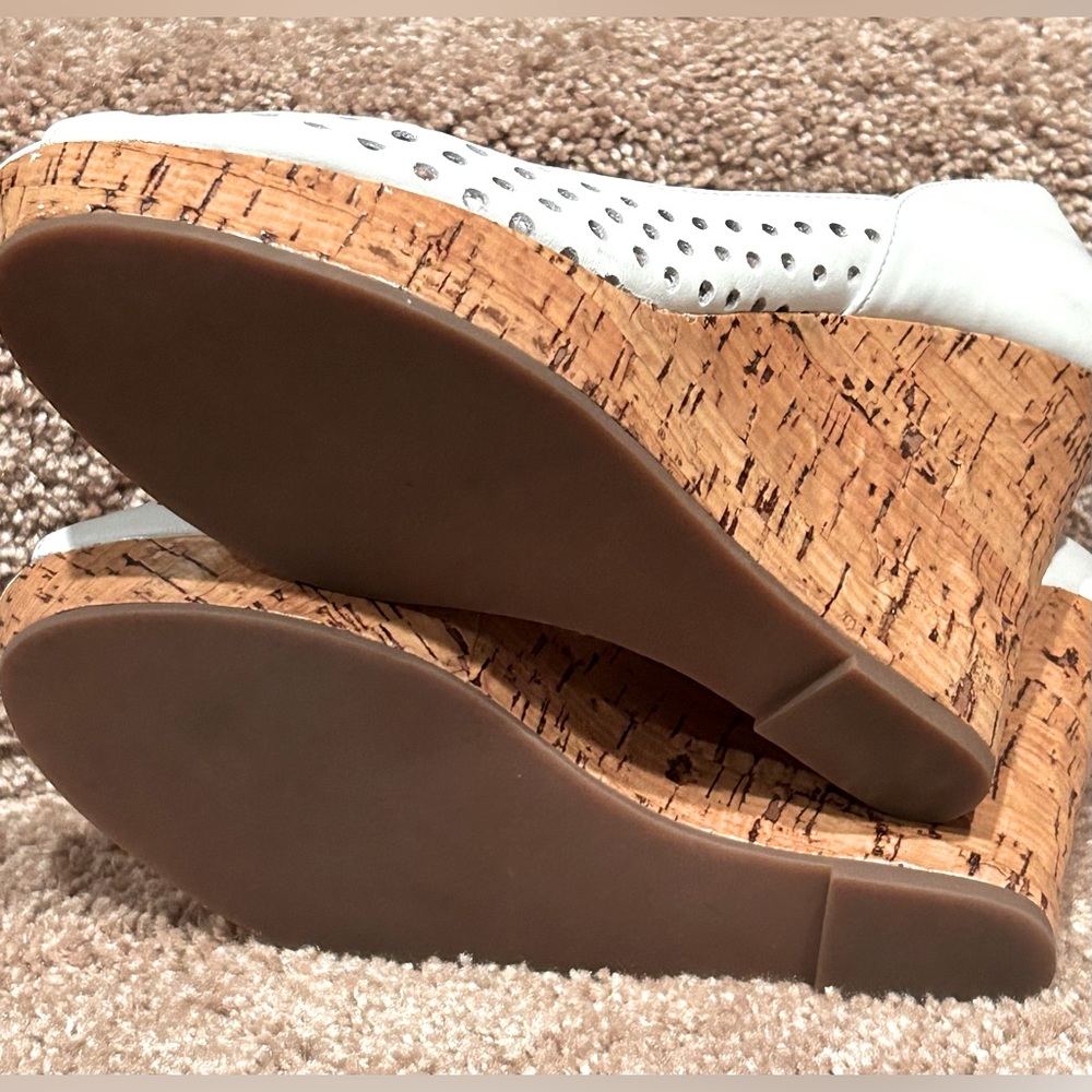 STEVE MADDEN VISIBLE WOMENS HEELS WEDGE SANDALS LEATHER WHITE SIZE 7 PEEP TOE - Picture 8 of 11